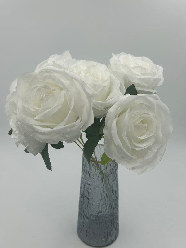 7 Heads Pearl-Shaped Rose Bunch White